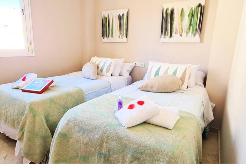 Apartamento Luxury Penthouse With Ocean Views &Private Jacuzzi Estepona Exterior foto